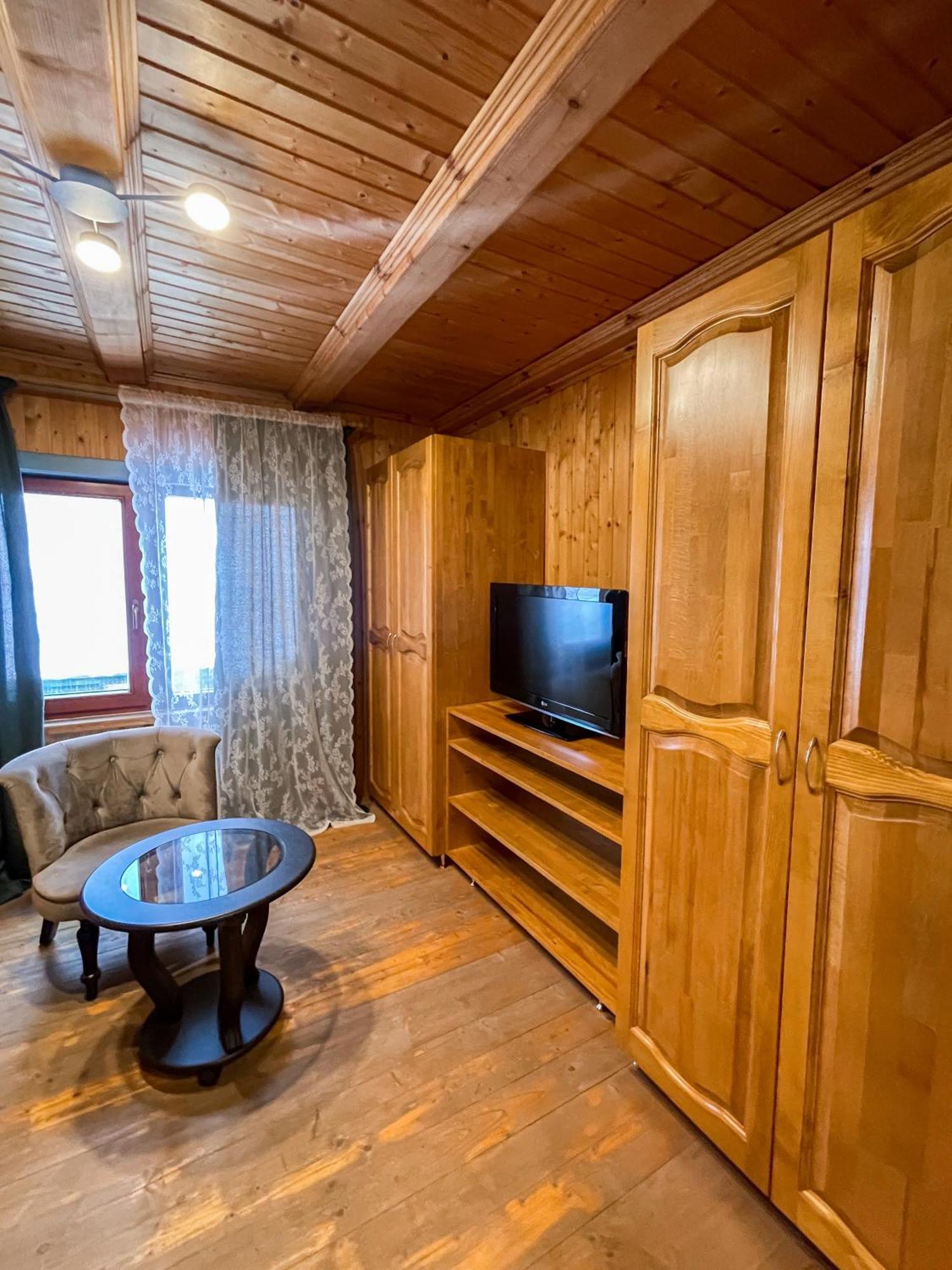 Private House Scherbovets Zjdenievo Exteriör bild