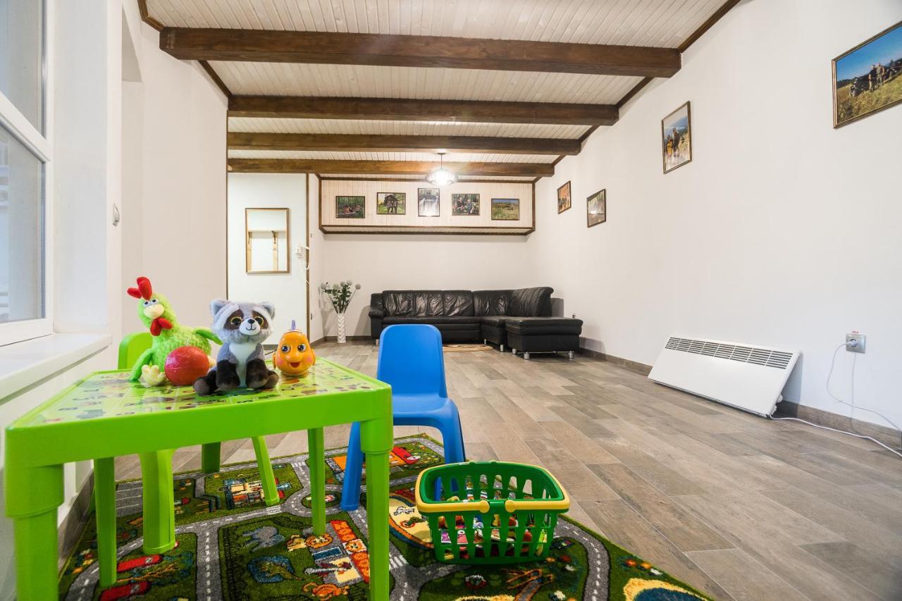 Private House Scherbovets Zjdenievo Exteriör bild